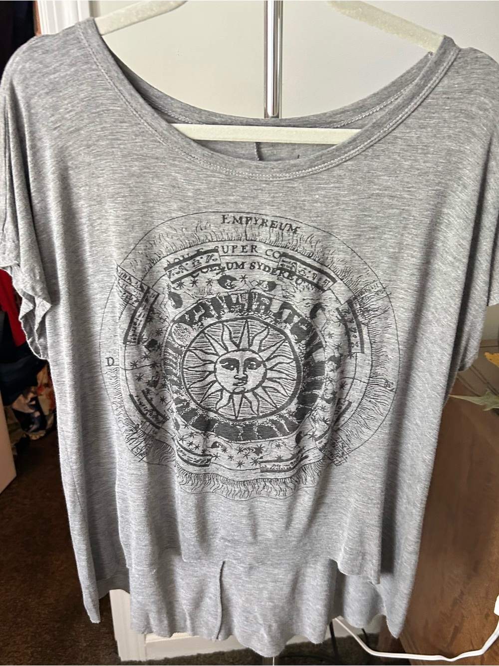 Women's Gray Graphic Scoop Neck Top - Brand: